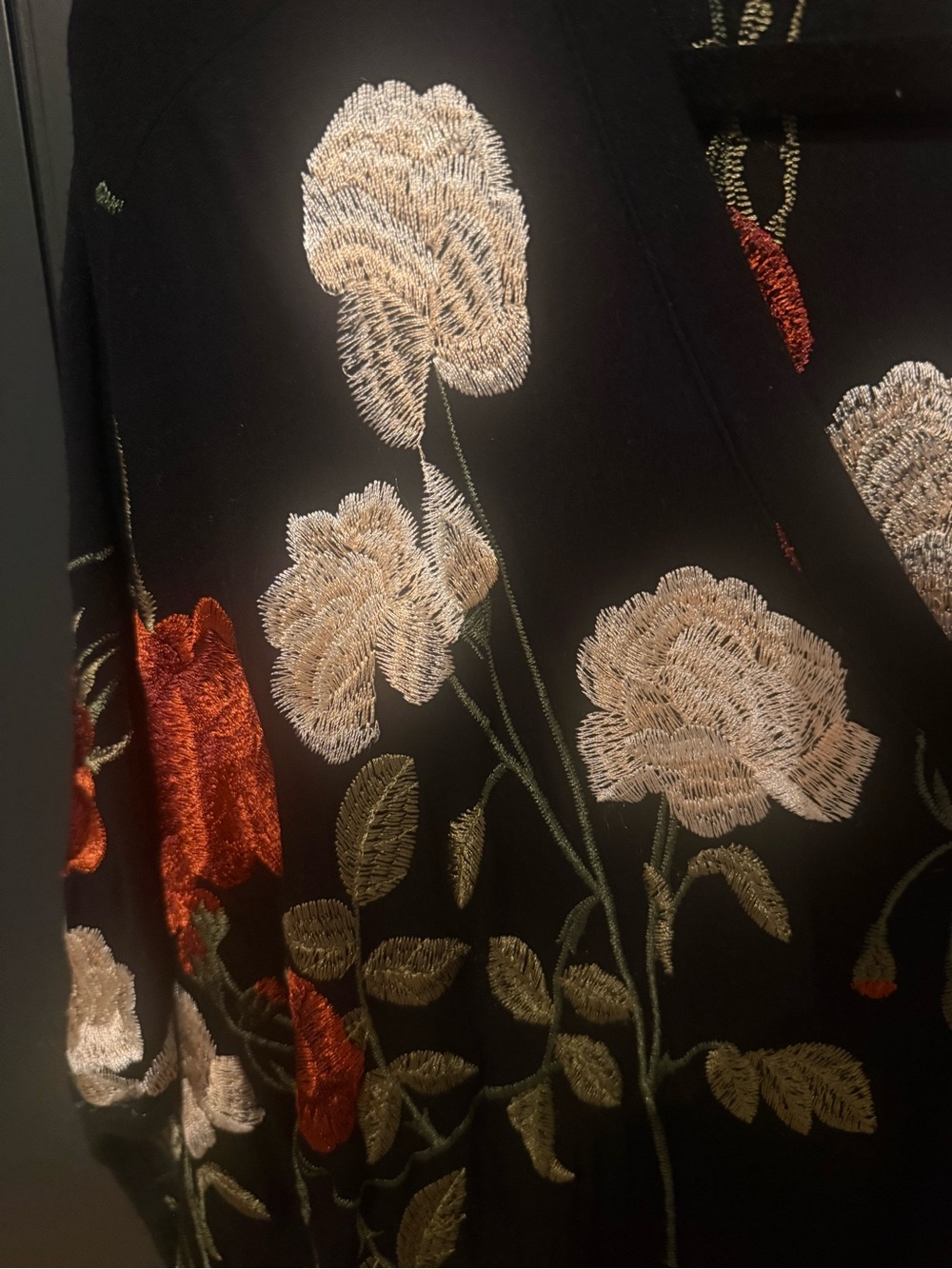 🌹 Anthropologie Akemi & Kin Allies Black Floral V-Neck Embroidered Blouse - Picture 5 of 14